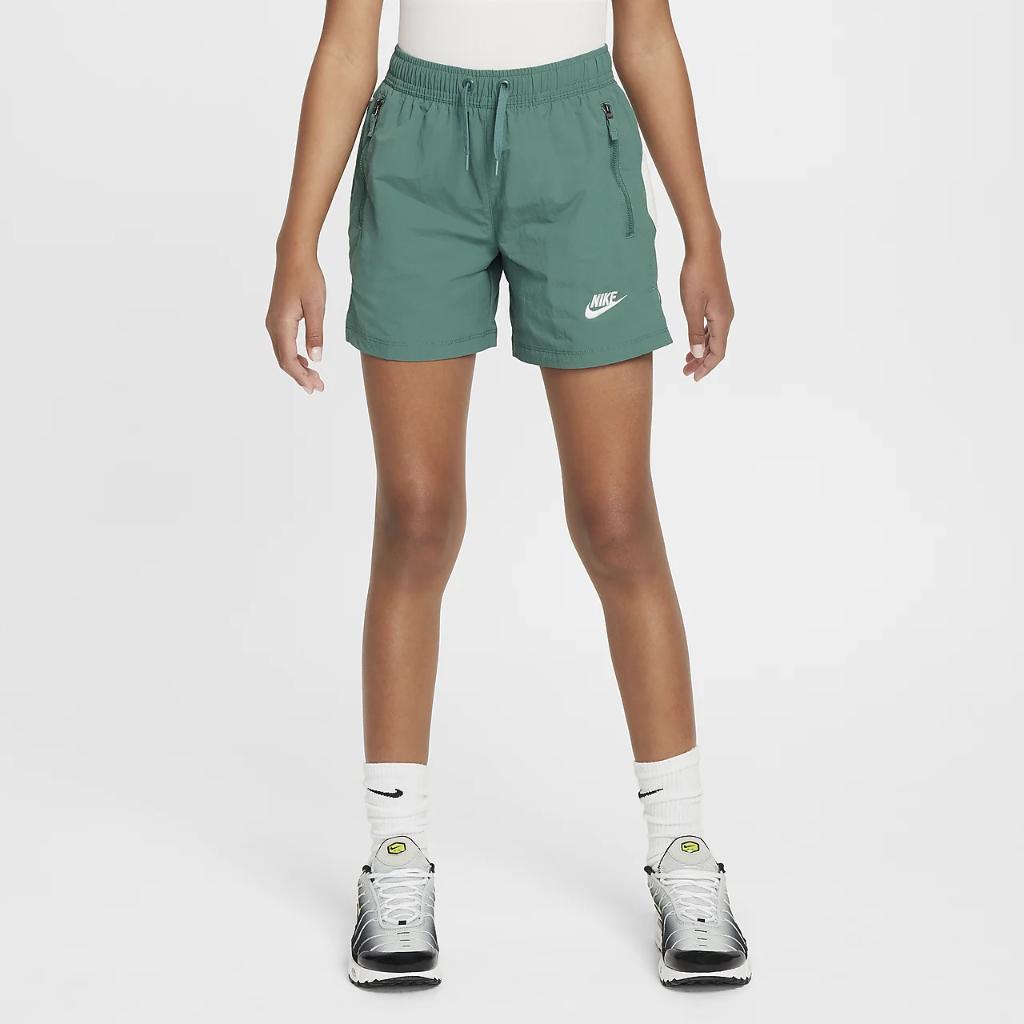 Nike Sportswear Amplify Big Kids&#039; Woven Shorts FN9131-361